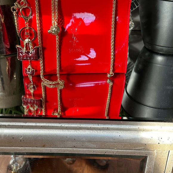 Yves Saint Laurent - Picture 11 of 15